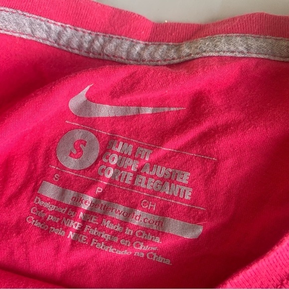 NIKE woman’s size small gym T-shirt - Picture 8 of 10